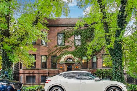 Tiny photo for 1737 W Barry Avenue #A, Chicago, IL 60657 (MLS # 12499221)