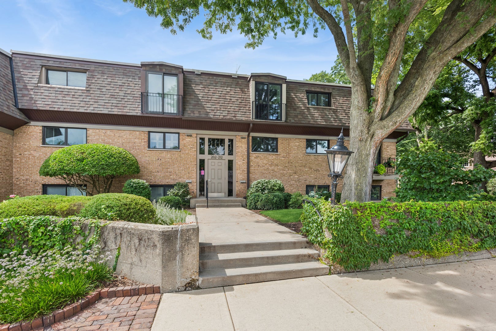 202 Kenston Court 202