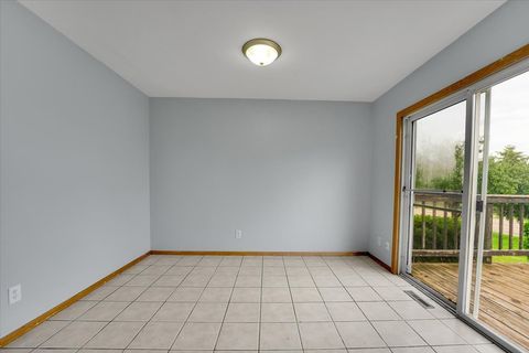 Tiny photo for 6621 Samantha Lane, Rockford, IL 61107 (MLS # 12493496)