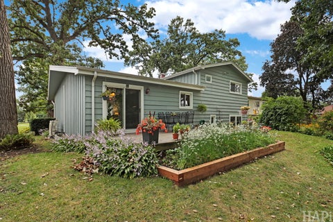 Tiny photo for 225 S Seymour Avenue, Mundelein, IL 60060 (MLS # 12729576)
