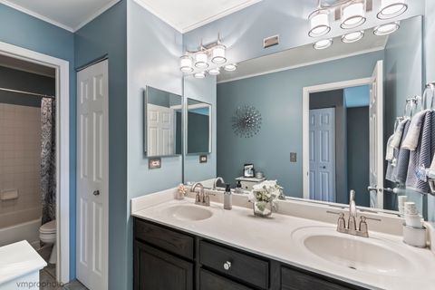Tiny photo for 698 Fenwick Lane, South Elgin, IL 60177 (MLS # 12640406)