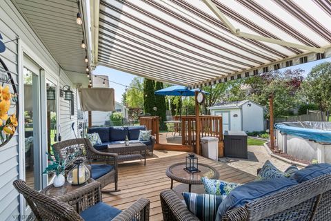 Tiny photo for 698 Fenwick Lane, South Elgin, IL 60177 (MLS # 12640406)