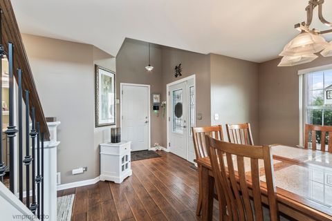 Tiny photo for 698 Fenwick Lane, South Elgin, IL 60177 (MLS # 12640406)