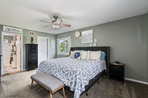Tiny photo for 698 Fenwick Lane, South Elgin, IL 60177 (MLS # 12640406)