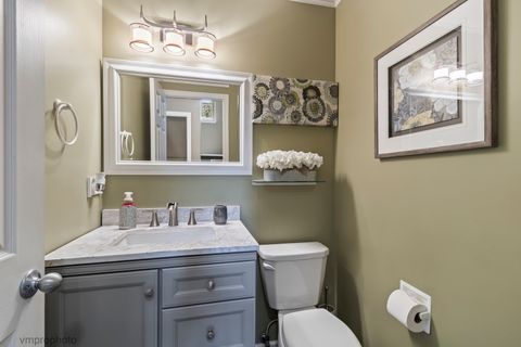 Tiny photo for 698 Fenwick Lane, South Elgin, IL 60177 (MLS # 12640406)