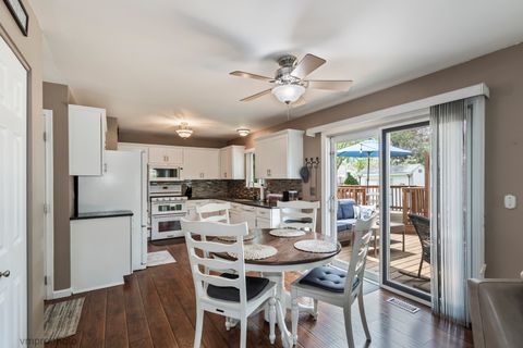 Tiny photo for 698 Fenwick Lane, South Elgin, IL 60177 (MLS # 12640406)