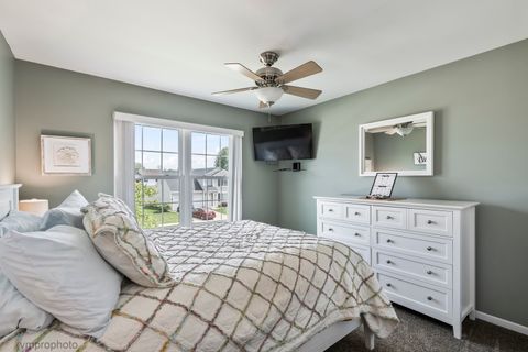 Tiny photo for 698 Fenwick Lane, South Elgin, IL 60177 (MLS # 12640406)