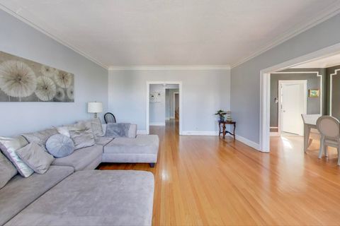 Tiny photo for 6859 S Paxton Avenue #3, Chicago, IL 60649 (MLS # 12492318)