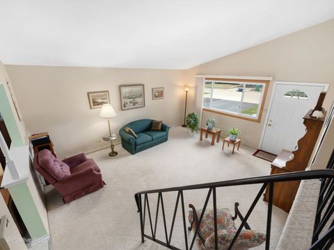 Tiny photo for 25 N Craig Place, Lombard, IL 60148 (MLS # 12592201)