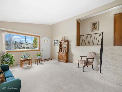 Tiny photo for 25 N Craig Place, Lombard, IL 60148 (MLS # 12592201)