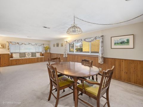 Tiny photo for 25 N Craig Place, Lombard, IL 60148 (MLS # 12592201)