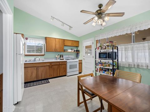 Tiny photo for 25 N Craig Place, Lombard, IL 60148 (MLS # 12592201)