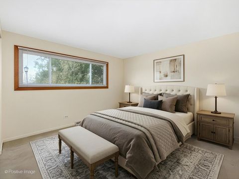 Tiny photo for 25 N Craig Place, Lombard, IL 60148 (MLS # 12592201)