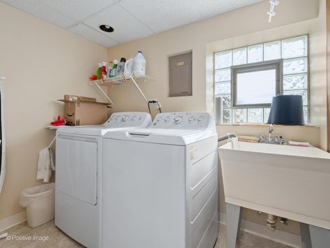 Tiny photo for 25 N Craig Place, Lombard, IL 60148 (MLS # 12592201)