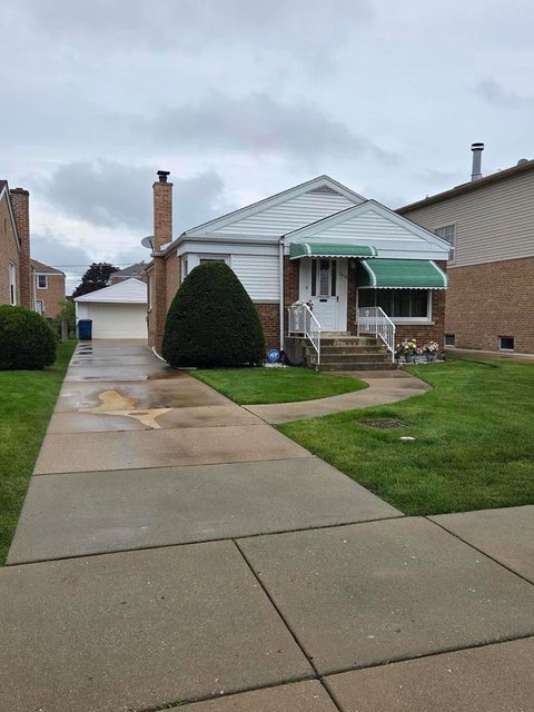 Tiny photo for 7416 W Winnemac Avenue, Harwood Heights, IL 60706 (MLS # 12689757)