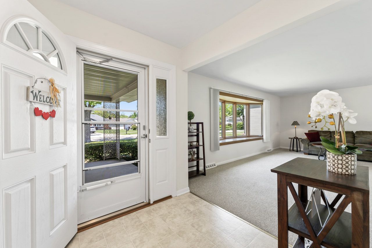 1805 E Tano Lane