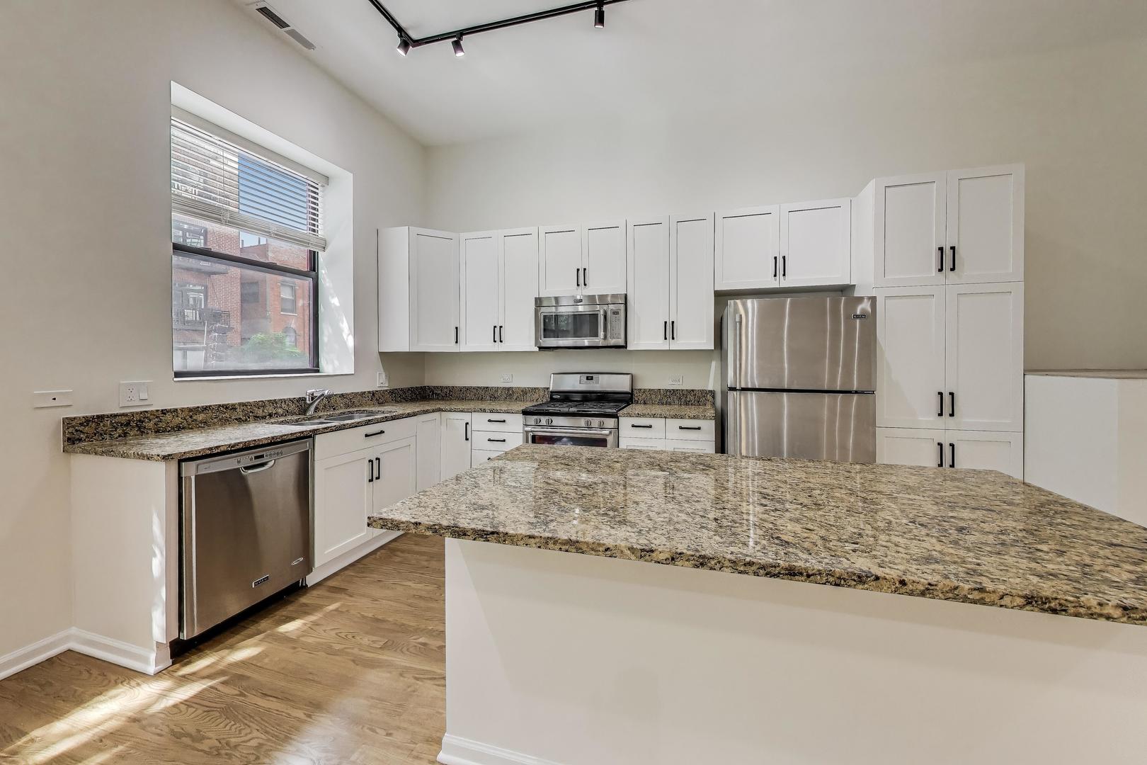 1152 W Madison Street 2