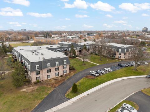 Photo of 5200 CARRIAGEWAY Drive #101, Rolling Meadows, IL 60008 (MLS # 12520527)