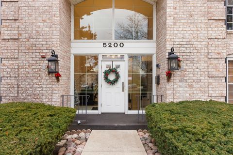 Tiny photo for 5200 CARRIAGEWAY Drive #101, Rolling Meadows, IL 60008 (MLS # 12520527)