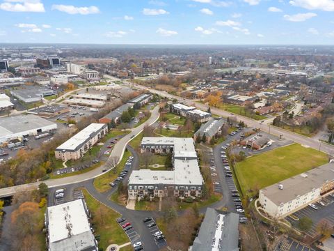 Tiny photo for 5200 CARRIAGEWAY Drive #101, Rolling Meadows, IL 60008 (MLS # 12520527)