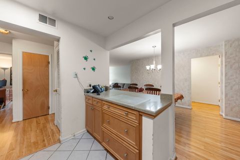 Tiny photo for 5200 CARRIAGEWAY Drive #101, Rolling Meadows, IL 60008 (MLS # 12520527)