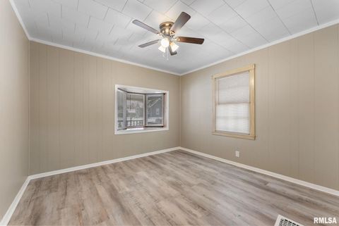 Tiny photo for 125 S BIRCHWOOD Avenue, Davenport, IA 52802 (MLS # QC4269782)