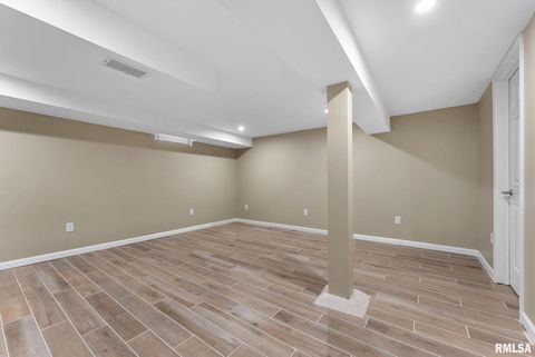 Tiny photo for 125 S BIRCHWOOD Avenue, Davenport, IA 52802 (MLS # QC4269782)