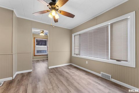 Tiny photo for 125 S BIRCHWOOD Avenue, Davenport, IA 52802 (MLS # QC4269782)