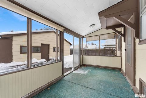 Tiny photo for 125 S BIRCHWOOD Avenue, Davenport, IA 52802 (MLS # QC4269782)