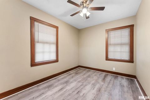 Tiny photo for 125 S BIRCHWOOD Avenue, Davenport, IA 52802 (MLS # QC4269782)