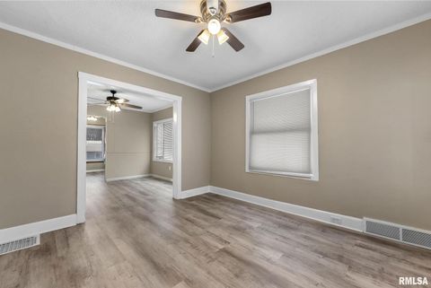 Tiny photo for 125 S BIRCHWOOD Avenue, Davenport, IA 52802 (MLS # QC4269782)