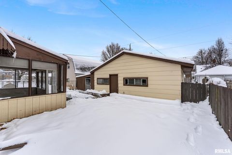 Tiny photo for 125 S BIRCHWOOD Avenue, Davenport, IA 52802 (MLS # QC4269782)