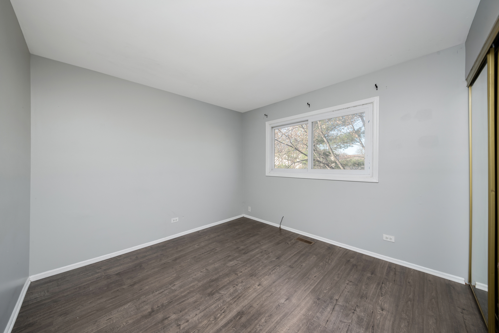 1150 SINGLETON Drive
