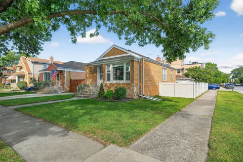Tiny photo for 9953 S Sawyer Avenue, Evergreen Park, IL 60805 (MLS # 12468439)
