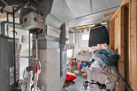 Tiny photo for 9953 S Sawyer Avenue, Evergreen Park, IL 60805 (MLS # 12468439)