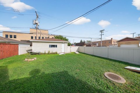 Tiny photo for 9953 S Sawyer Avenue, Evergreen Park, IL 60805 (MLS # 12468439)
