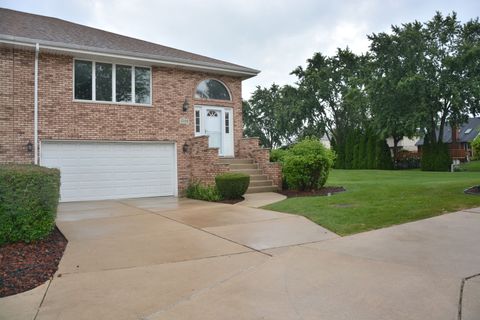 Photo of 17155 Kamp Court #9, Tinley Park, IL 60487 (MLS # 12462769)