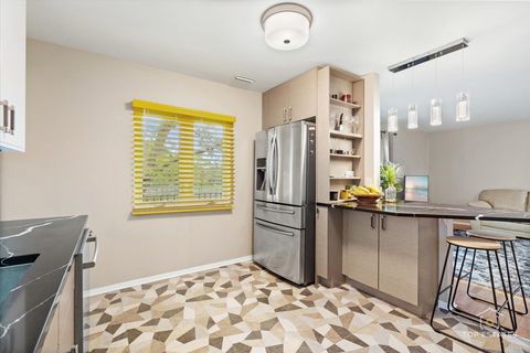 Tiny photo for 1550 Sandpebble Drive #209, Wheeling, IL 60090 (MLS # 12580330)