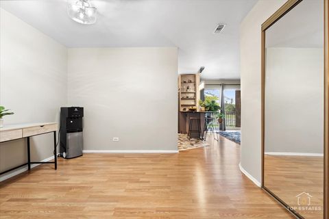 Tiny photo for 1550 Sandpebble Drive #209, Wheeling, IL 60090 (MLS # 12580330)