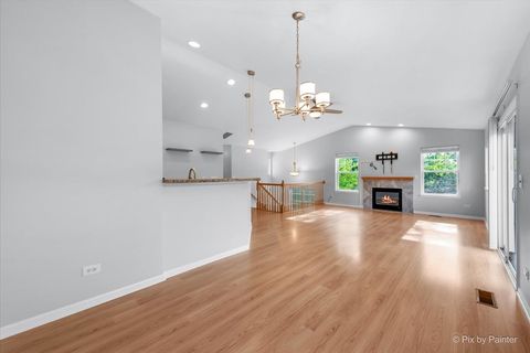 Tiny photo for 67 Samuel Drive, Streamwood, IL 60107 (MLS # 12642326)