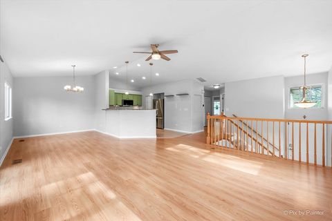 Tiny photo for 67 Samuel Drive, Streamwood, IL 60107 (MLS # 12642326)