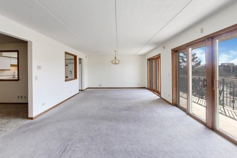 Tiny photo for 6980 W Touhy Avenue #402, Niles, IL 60714 (MLS # 12601440)