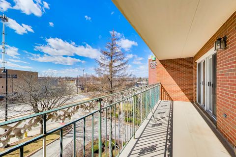 Tiny photo for 6980 W Touhy Avenue #402, Niles, IL 60714 (MLS # 12601440)