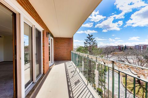 Tiny photo for 6980 W Touhy Avenue #402, Niles, IL 60714 (MLS # 12601440)