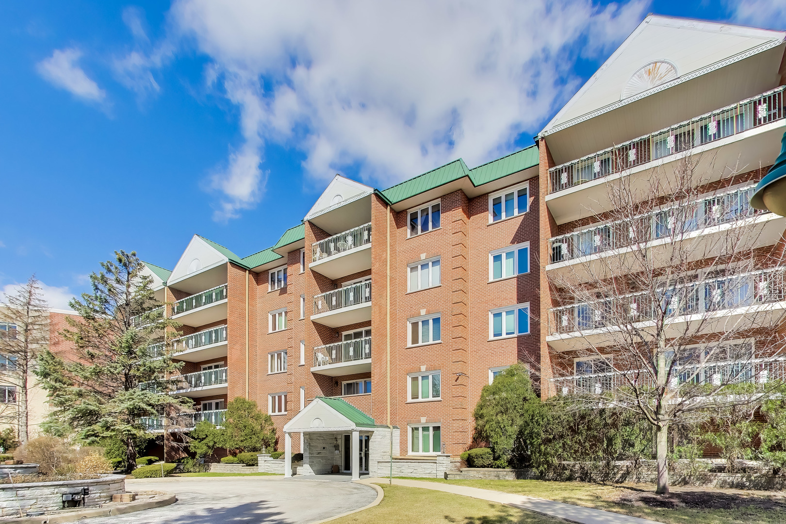 6980 W Touhy Avenue 402