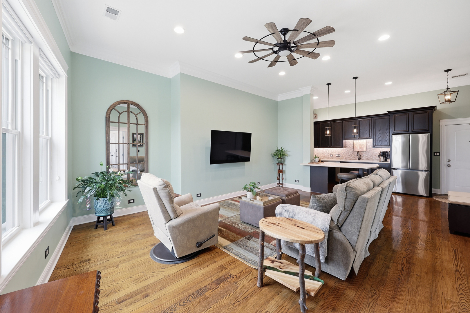 5962 N East Circle Avenue 7