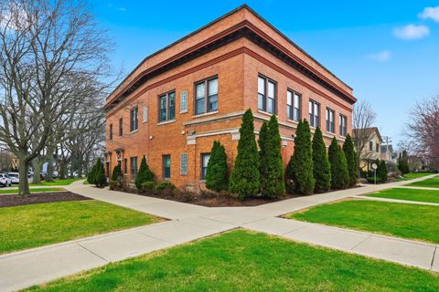 Tiny photo for 5962 N East Circle Avenue #7, Chicago, IL 60631 (MLS # 12610261)