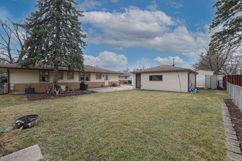 Tiny photo for 370 E Elk Grove Boulevard, Elk Grove Village, IL 60007 (MLS # 12526647)