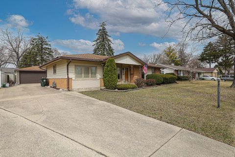 Tiny photo for 370 E Elk Grove Boulevard, Elk Grove Village, IL 60007 (MLS # 12526647)