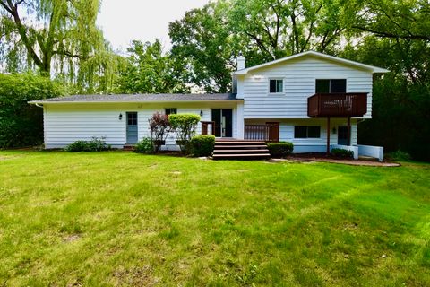 Tiny photo for 26890 N Longwood Road, Lake Forest, IL 60045 (MLS # 12703708)